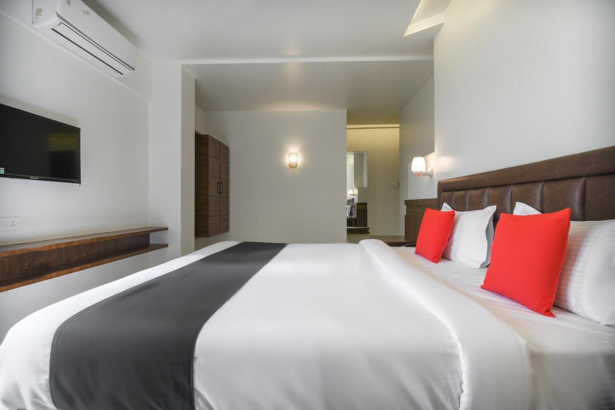 Capital O 70524 Hotel Shreeyash Executive Mangvadi Exterior foto