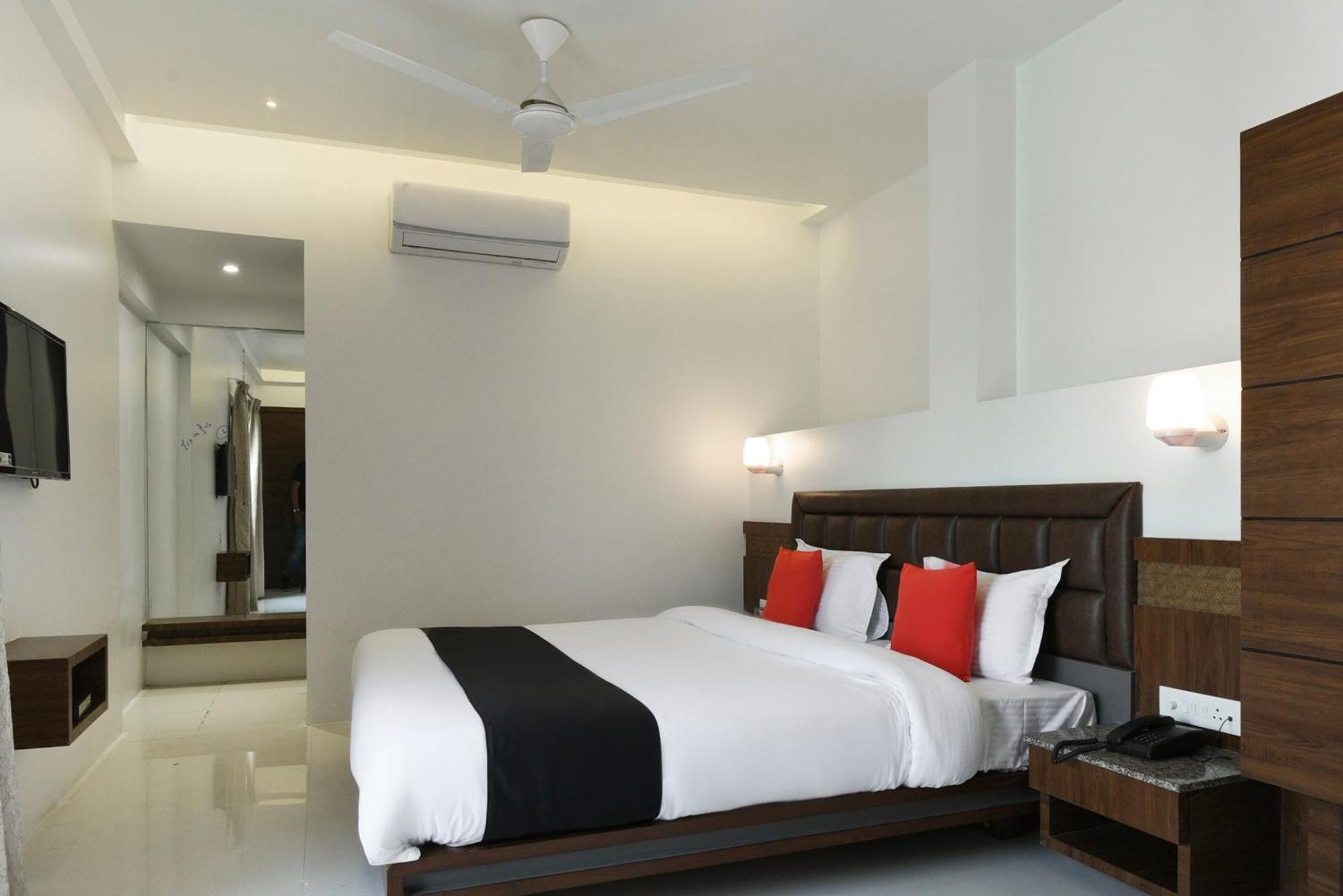 Capital O 70524 Hotel Shreeyash Executive Mangvadi Exterior foto