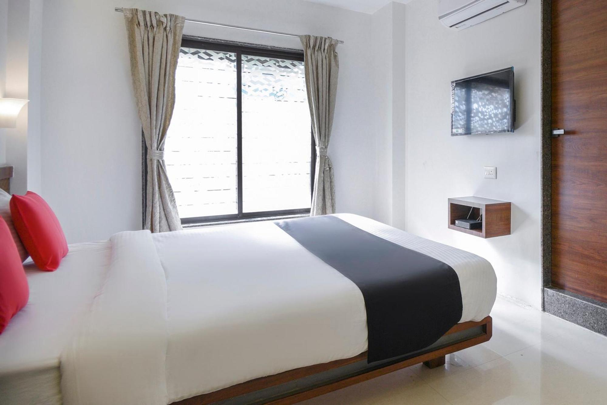 Capital O 70524 Hotel Shreeyash Executive Mangvadi Exterior foto