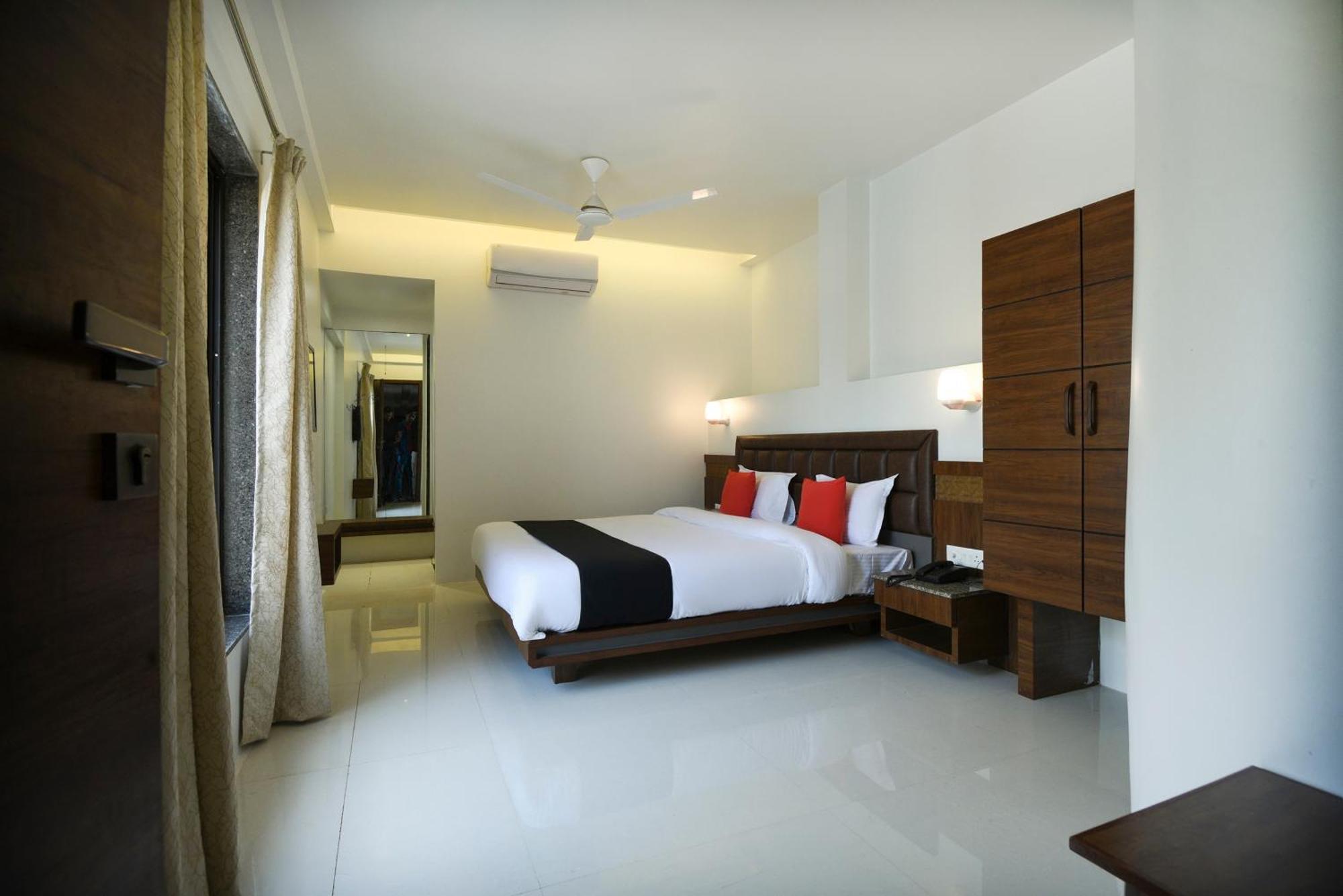 Capital O 70524 Hotel Shreeyash Executive Mangvadi Exterior foto