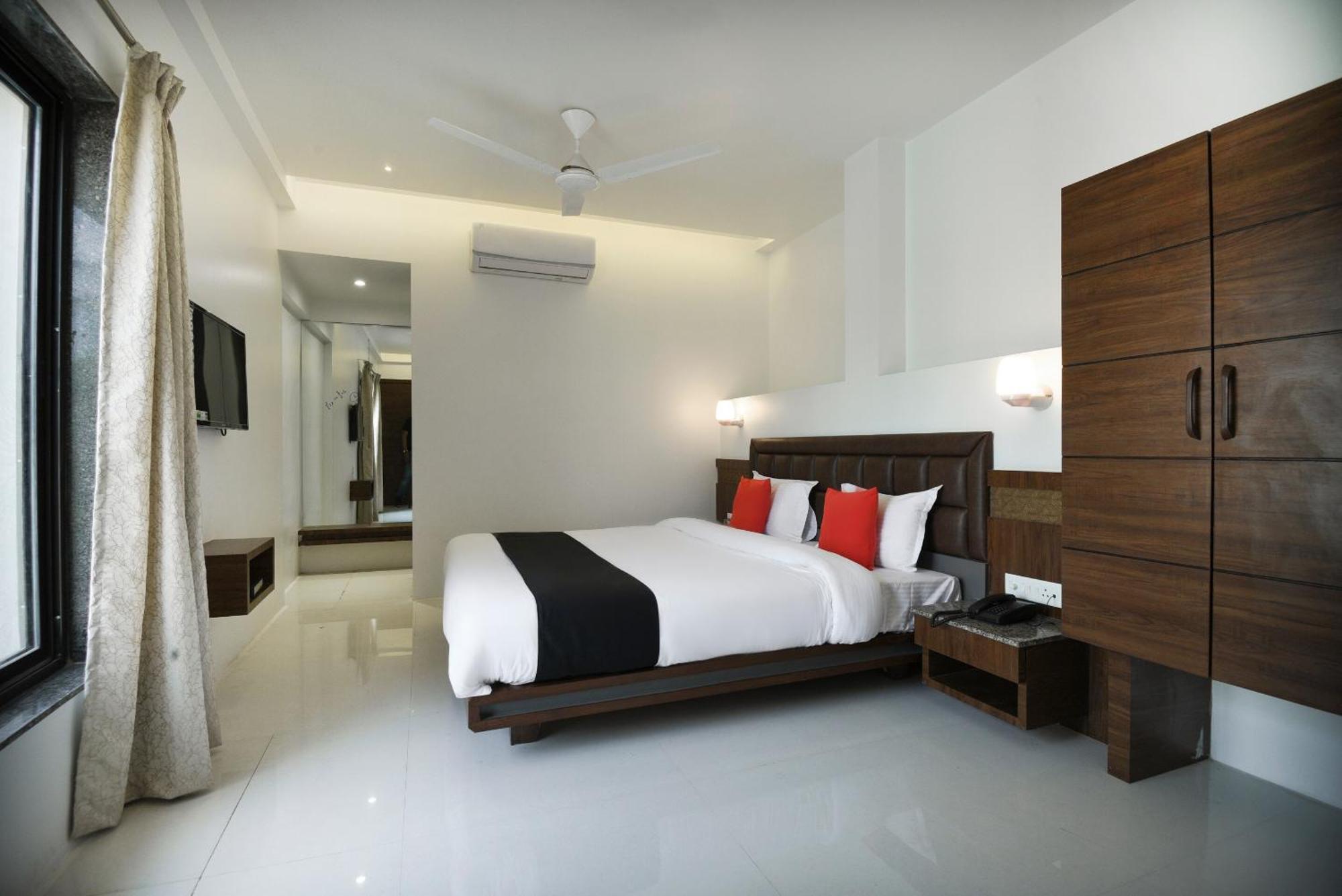 Capital O 70524 Hotel Shreeyash Executive Mangvadi Exterior foto